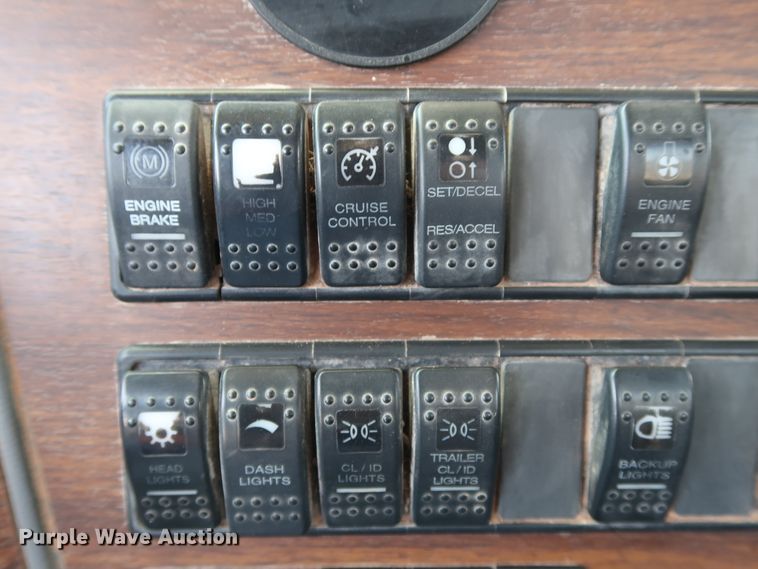 image for item DG4098 2001 Western Star 4964SX spreader truck