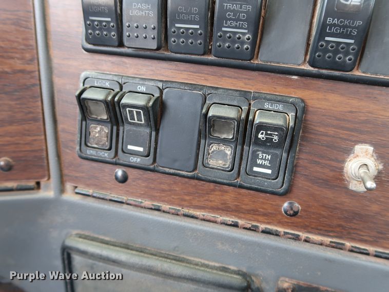 image for item DG4098 2001 Western Star 4964SX spreader truck