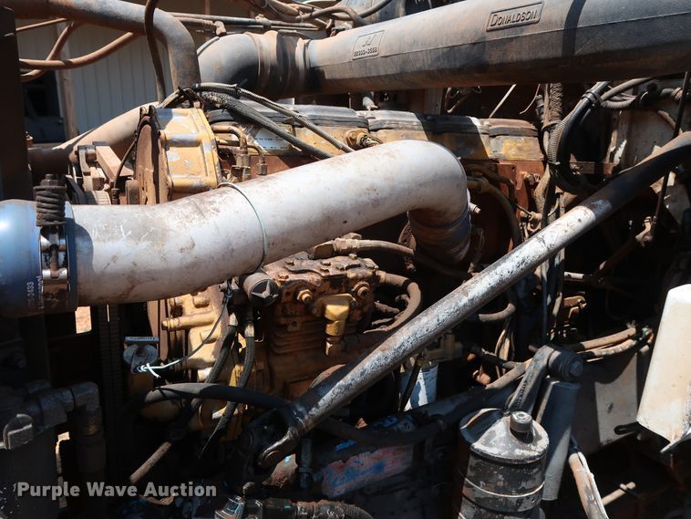 image for item DG4098 2001 Western Star 4964SX spreader truck