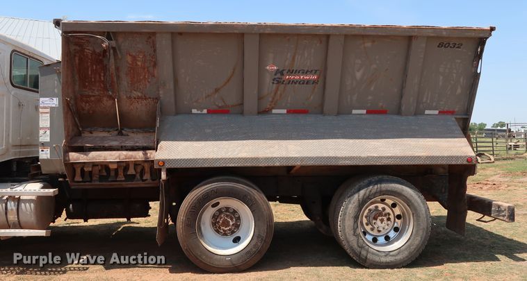 image for item DG4098 2001 Western Star 4964SX spreader truck