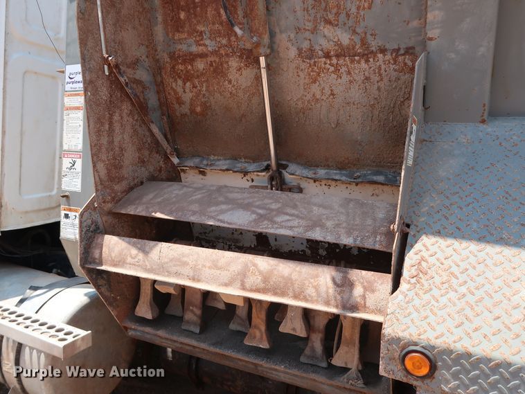 image for item DG4098 2001 Western Star 4964SX spreader truck