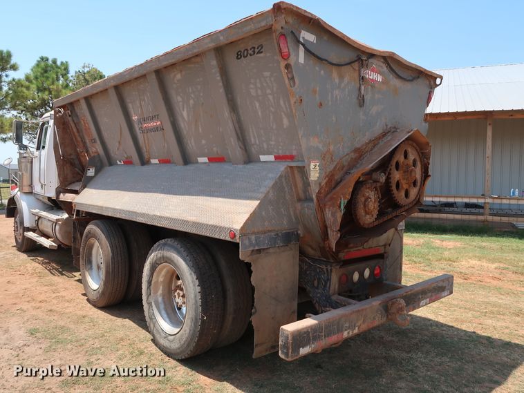 image for item DG4098 2001 Western Star 4964SX spreader truck