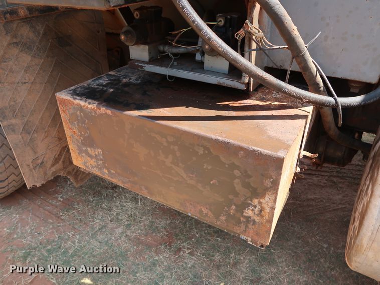 image for item DG4098 2001 Western Star 4964SX spreader truck