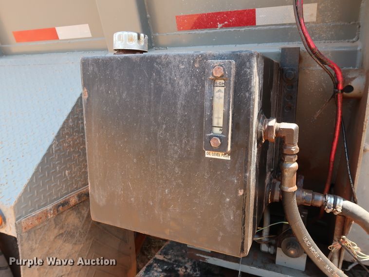 image for item DG4098 2001 Western Star 4964SX spreader truck