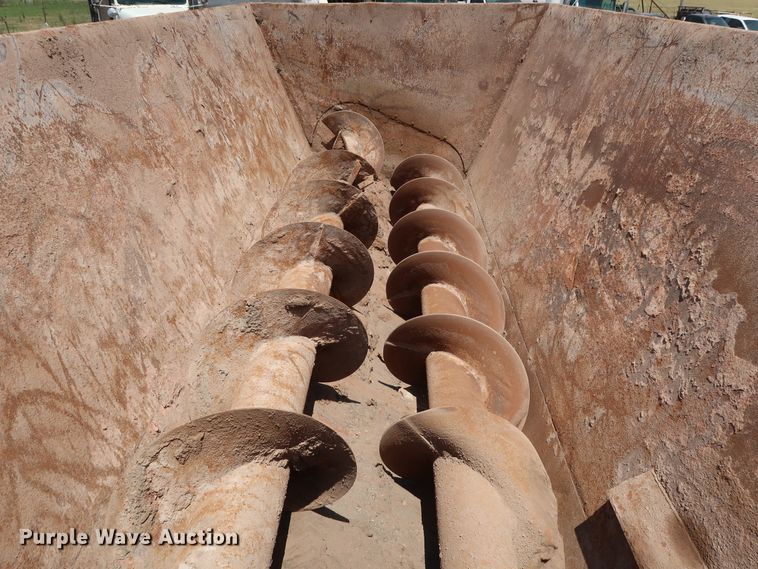 image for item DG4098 2001 Western Star 4964SX spreader truck