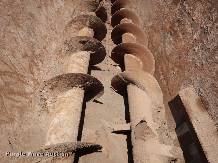 image for item DG4098 2001 Western Star 4964SX spreader truck