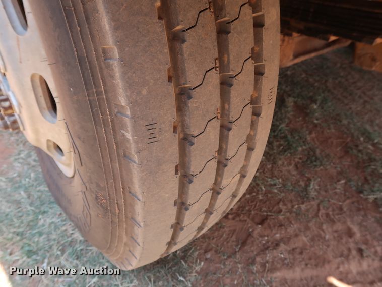 image for item DG4098 2001 Western Star 4964SX spreader truck