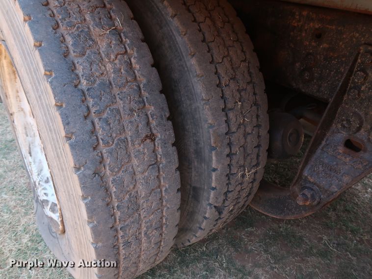 image for item DG4098 2001 Western Star 4964SX spreader truck