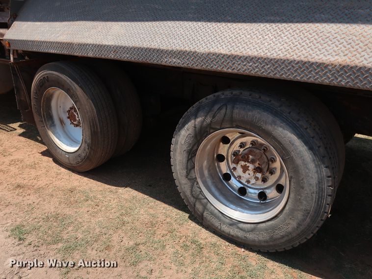 image for item DG4098 2001 Western Star 4964SX spreader truck