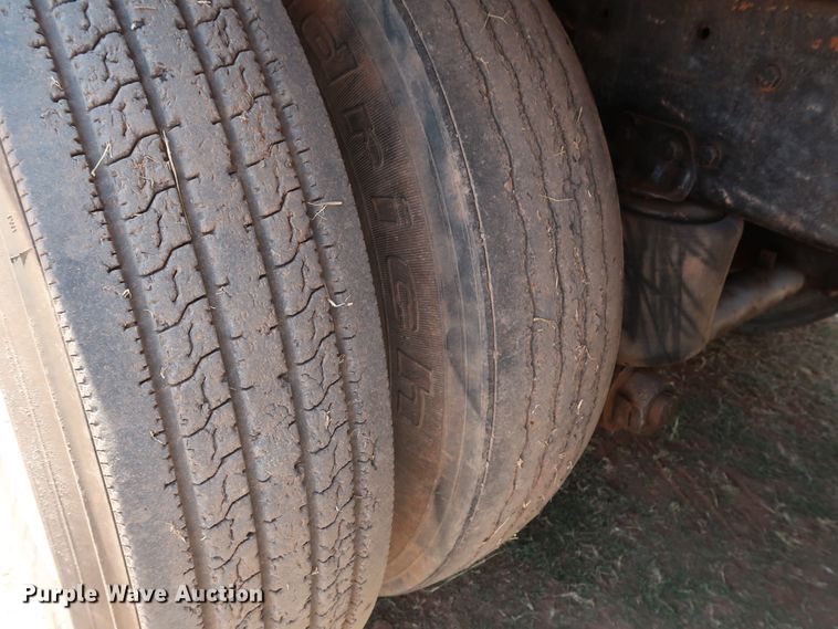 image for item DG4098 2001 Western Star 4964SX spreader truck