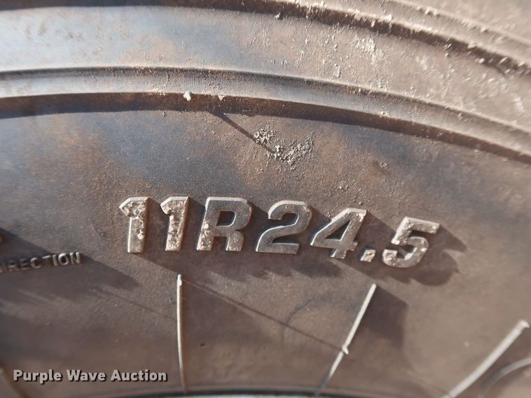 image for item DG4098 2001 Western Star 4964SX spreader truck