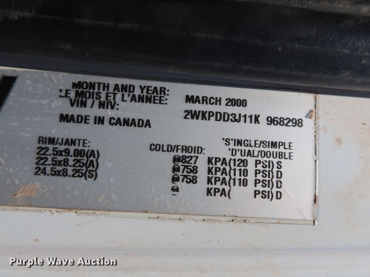 image for item DG4098 2001 Western Star 4964SX spreader truck