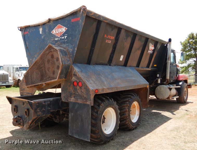 image for item DG4101 2002 Mack CL713 spreader truck