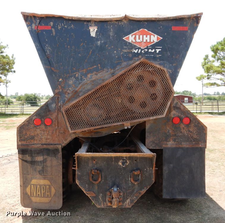 image for item DG4101 2002 Mack CL713 spreader truck