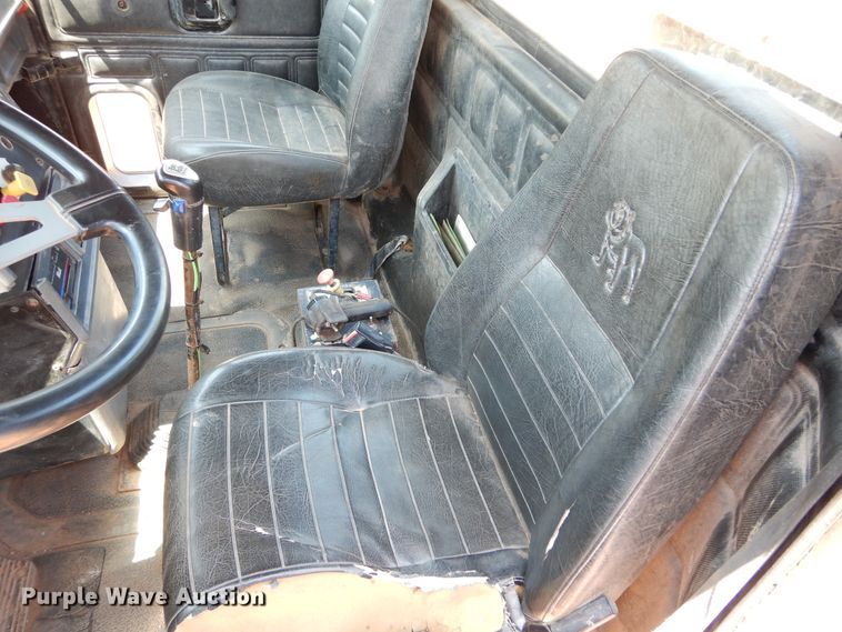 image for item DG4101 2002 Mack CL713 spreader truck