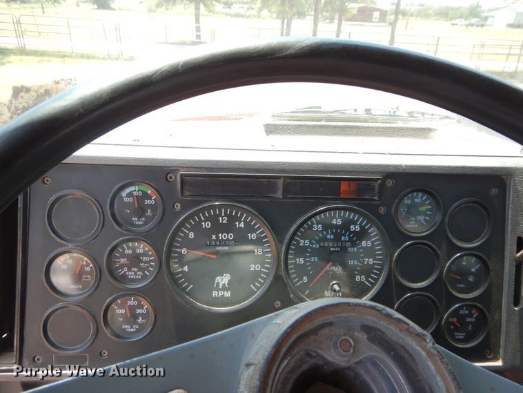 image for item DG4101 2002 Mack CL713 spreader truck