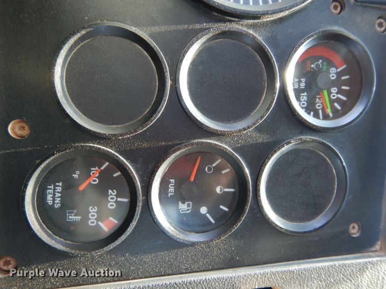 image for item DG4101 2002 Mack CL713 spreader truck