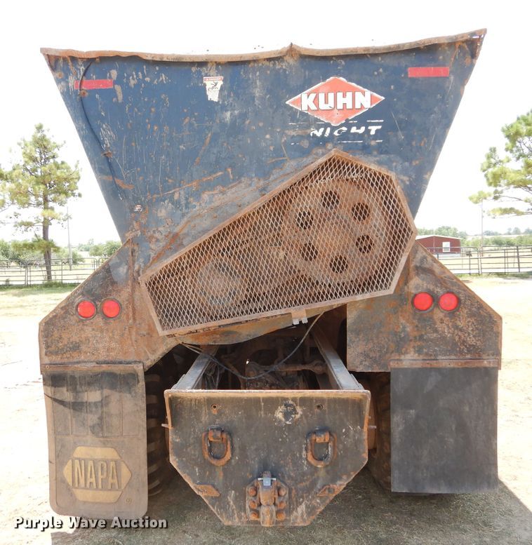 image for item DG4101 2002 Mack CL713 spreader truck