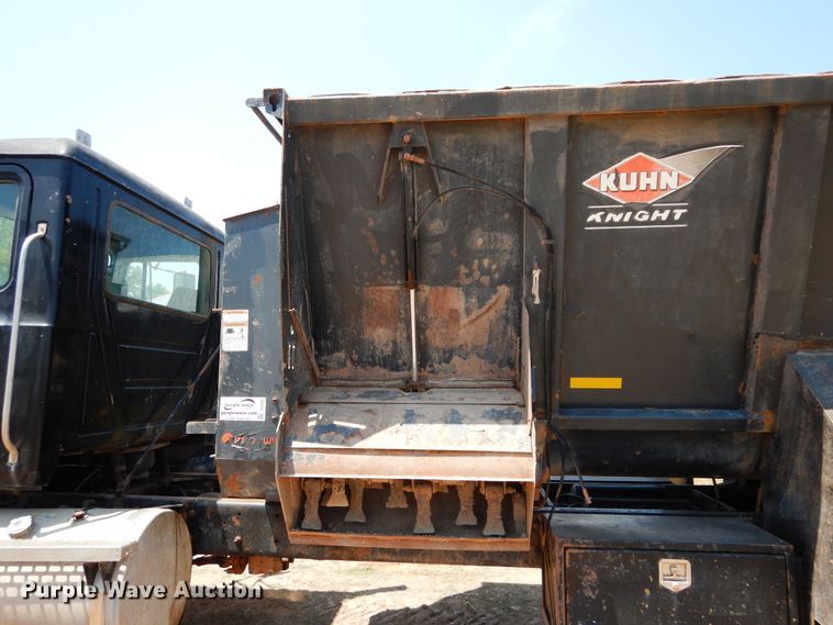 image for item DG4101 2002 Mack CL713 spreader truck