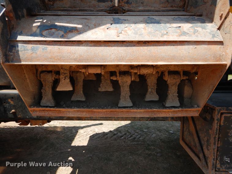 image for item DG4101 2002 Mack CL713 spreader truck