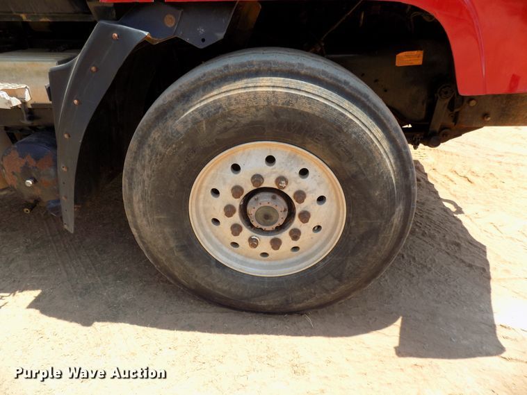 image for item DG4101 2002 Mack CL713 spreader truck