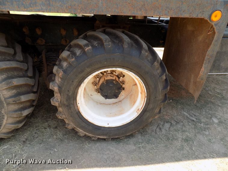 image for item DG4101 2002 Mack CL713 spreader truck