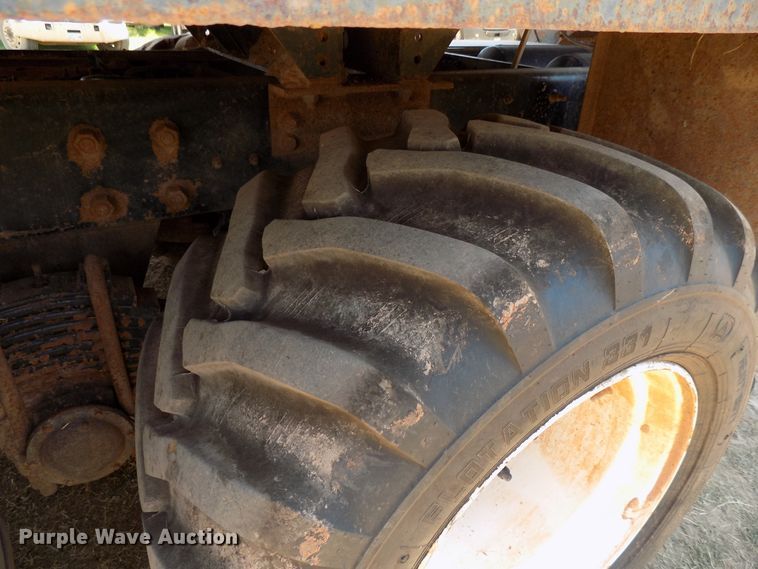 image for item DG4101 2002 Mack CL713 spreader truck