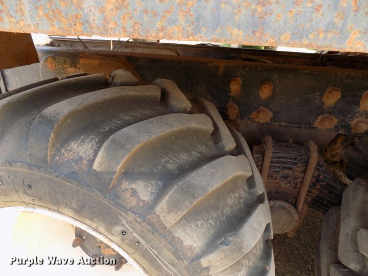 image for item DG4101 2002 Mack CL713 spreader truck