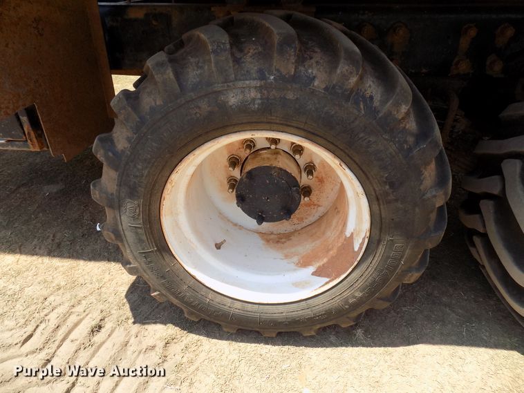 image for item DG4101 2002 Mack CL713 spreader truck