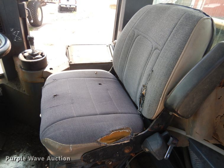 image for item DG5821 1997 Case 721B wheel loader