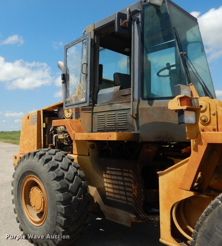 image for item DG5821 1997 Case 721B wheel loader