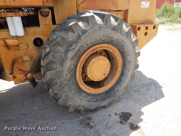 image for item DG5821 1997 Case 721B wheel loader