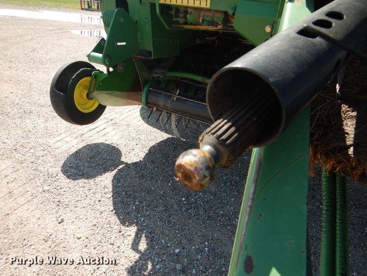 image for item DG5822 2009 John Deere 568 Mega Wide Plus round baler