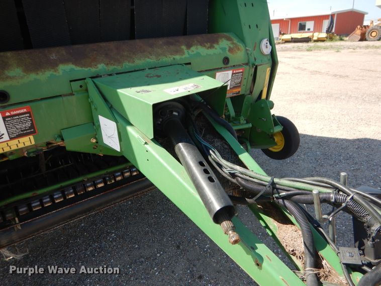 image for item DG5822 2009 John Deere 568 Mega Wide Plus round baler