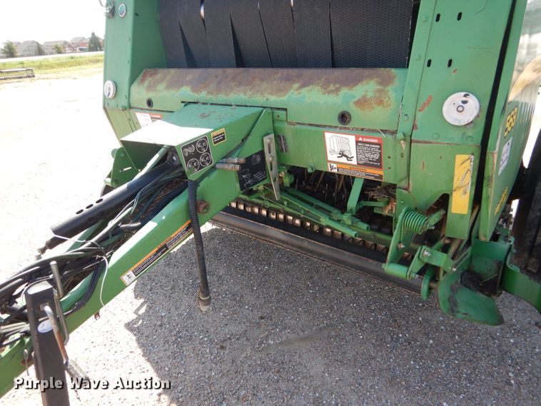 image for item DG5822 2009 John Deere 568 Mega Wide Plus round baler