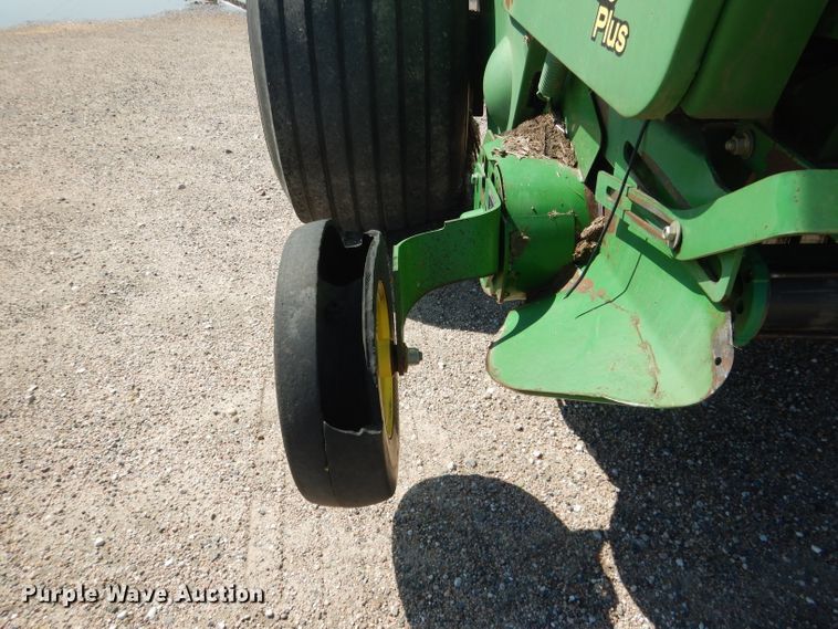 image for item DG5822 2009 John Deere 568 Mega Wide Plus round baler