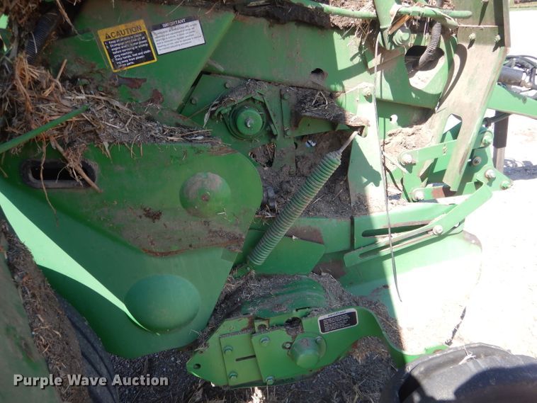 image for item DG5822 2009 John Deere 568 Mega Wide Plus round baler