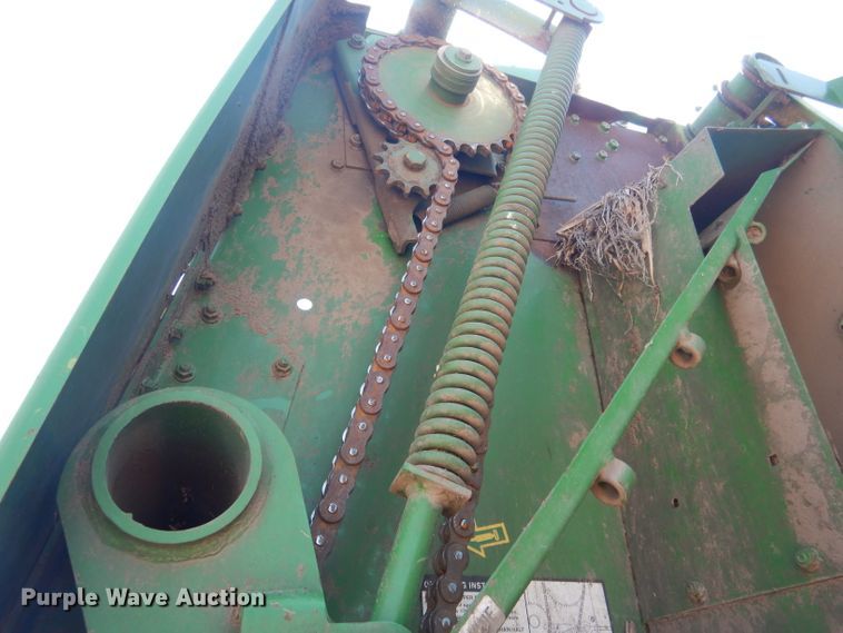 image for item DG5822 2009 John Deere 568 Mega Wide Plus round baler