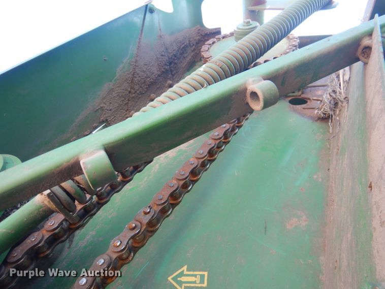 image for item DG5822 2009 John Deere 568 Mega Wide Plus round baler