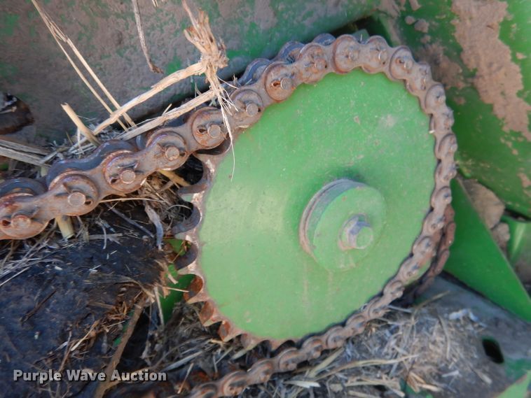 image for item DG5822 2009 John Deere 568 Mega Wide Plus round baler