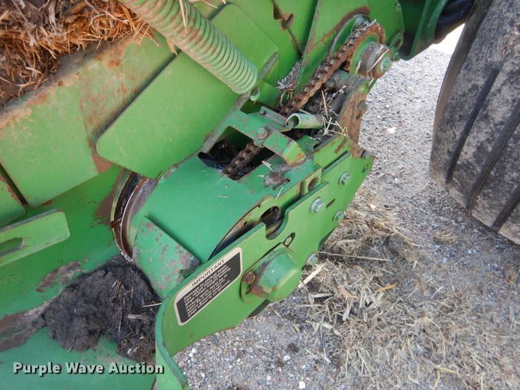 image for item DG5822 2009 John Deere 568 Mega Wide Plus round baler