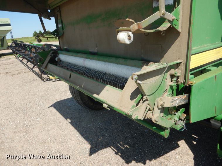 image for item DG5822 2009 John Deere 568 Mega Wide Plus round baler