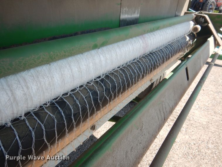 image for item DG5822 2009 John Deere 568 Mega Wide Plus round baler