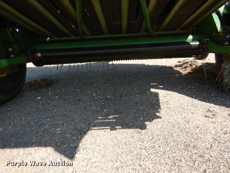 image for item DG5822 2009 John Deere 568 Mega Wide Plus round baler