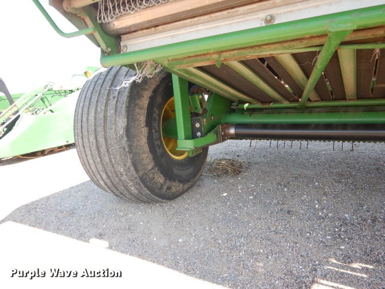 image for item DG5822 2009 John Deere 568 Mega Wide Plus round baler