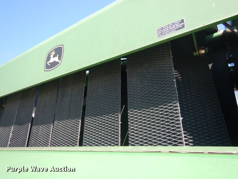image for item DG5822 2009 John Deere 568 Mega Wide Plus round baler