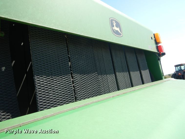 image for item DG5822 2009 John Deere 568 Mega Wide Plus round baler