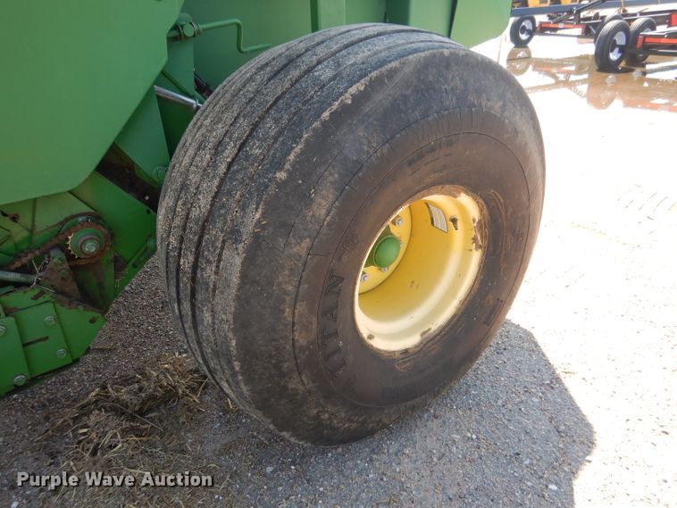 image for item DG5822 2009 John Deere 568 Mega Wide Plus round baler