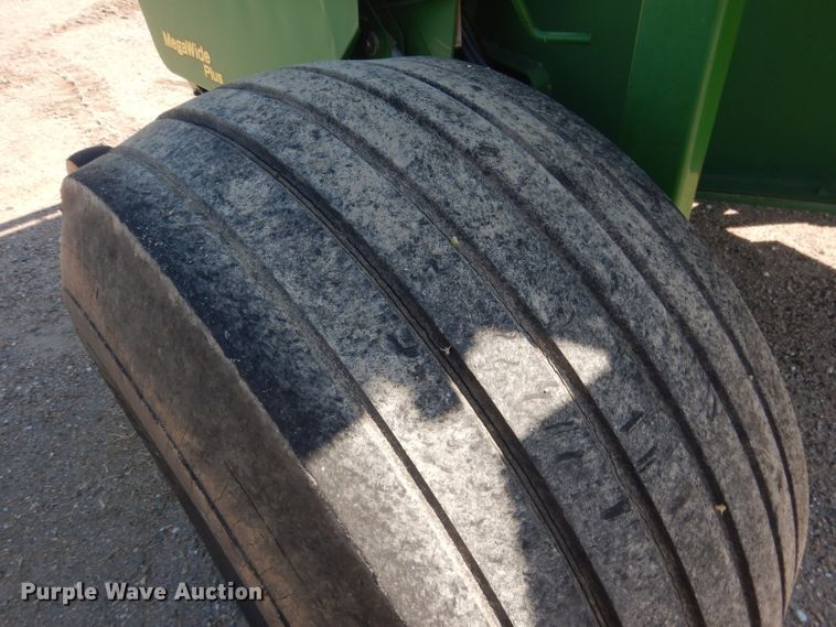 image for item DG5822 2009 John Deere 568 Mega Wide Plus round baler
