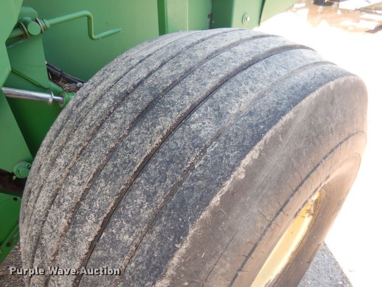 image for item DG5822 2009 John Deere 568 Mega Wide Plus round baler